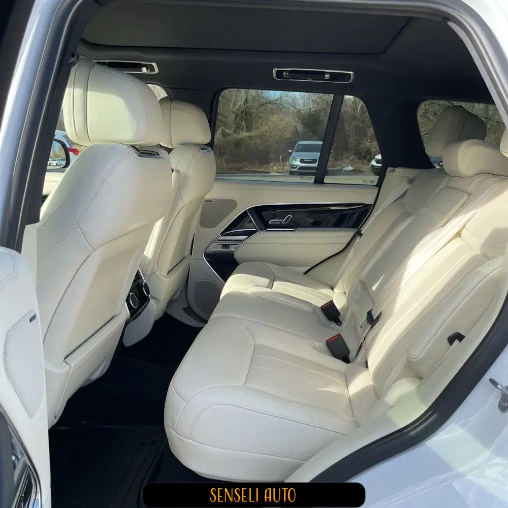 2023 Land Rover Range Rover P530 SE