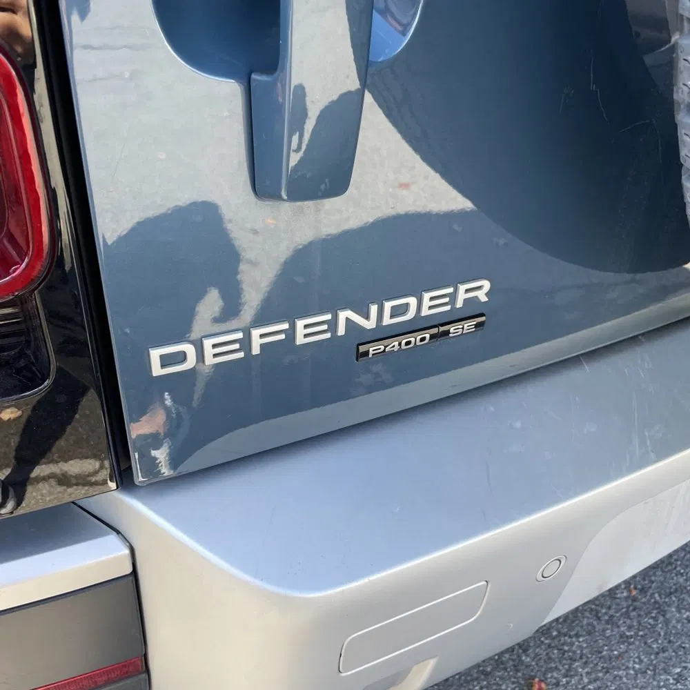 2020 Land Rover Defender 110 SE