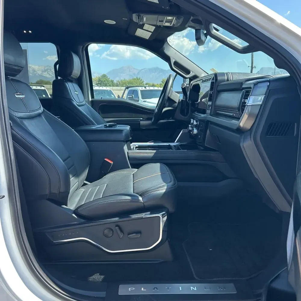 2023 Ford F350 S/D Platinum