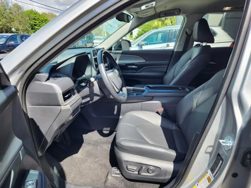 2025 Toyota Grand Highlander XLE