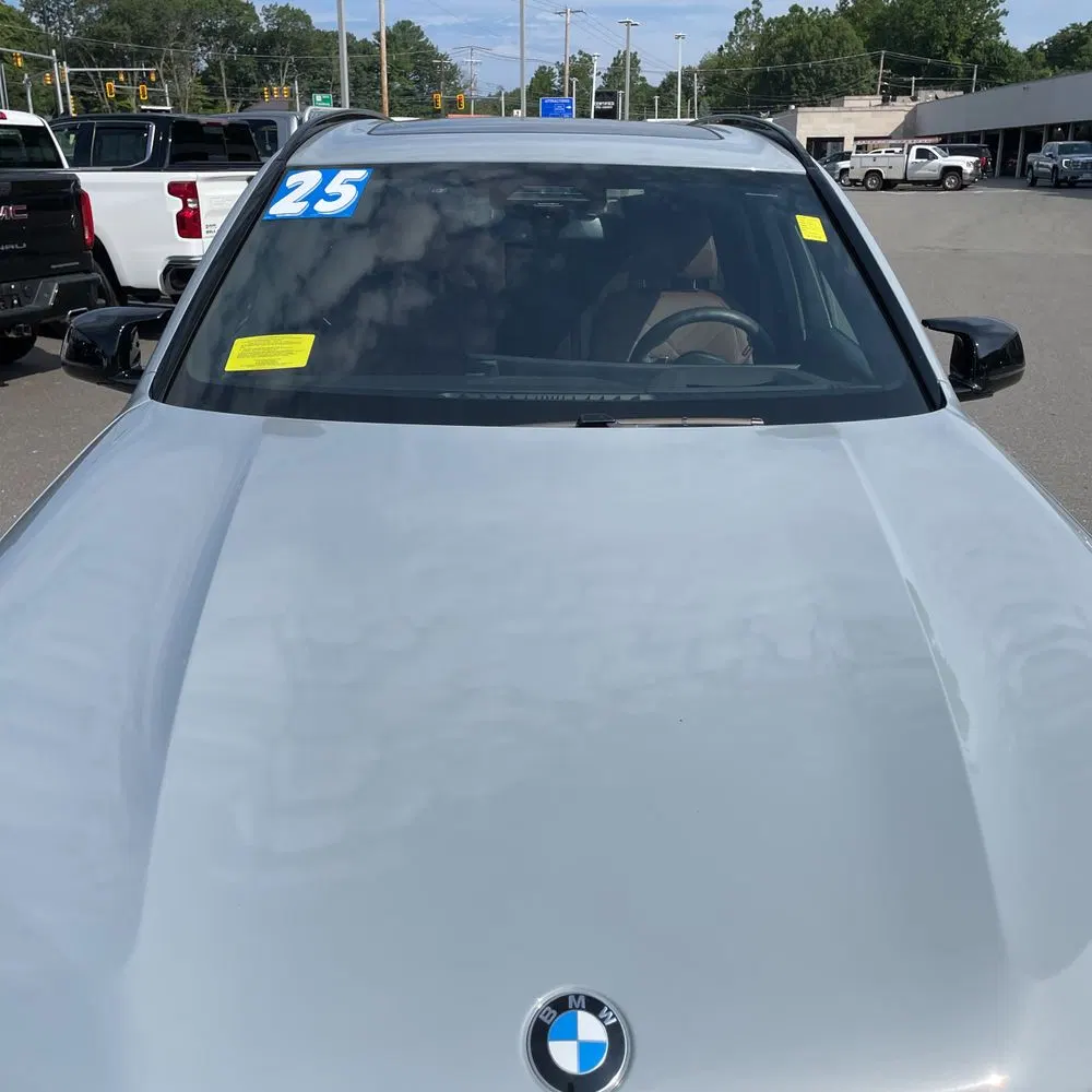 2025 BMW X5 M60i