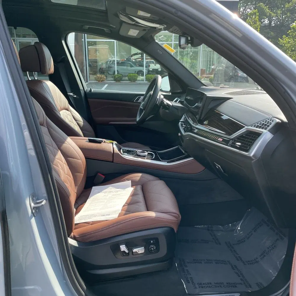 2025 BMW X5 M60i