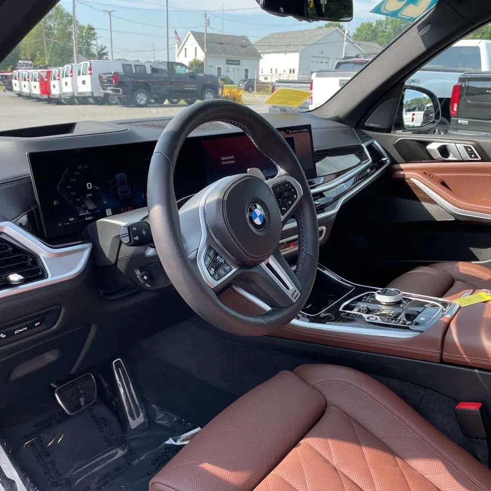 2025 BMW X5 M60i