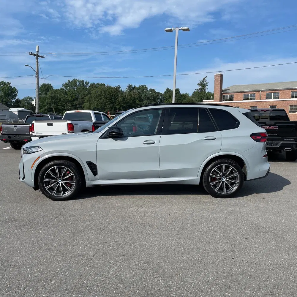 2025 BMW X5 M60i
