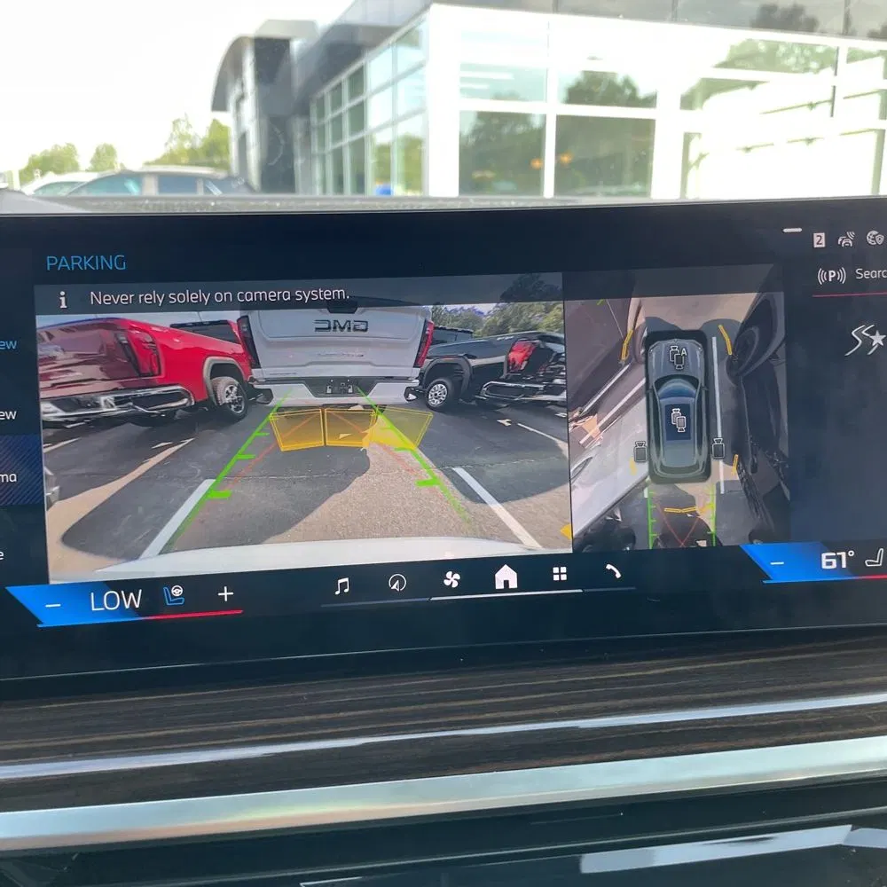 2025 BMW X5 M60i
