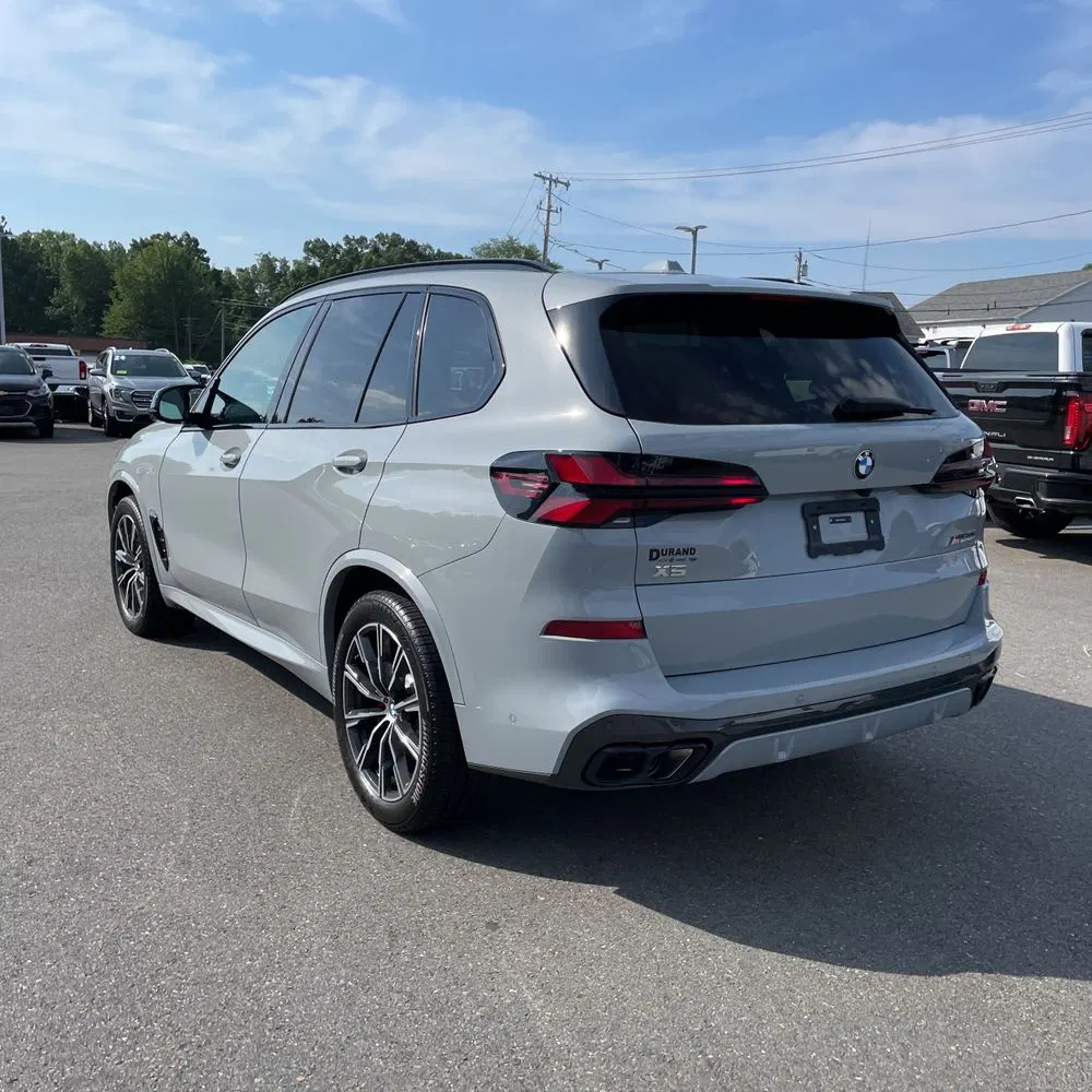 2025 BMW X5 M60i
