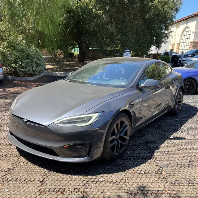 2021 Tesla Model S Plaid