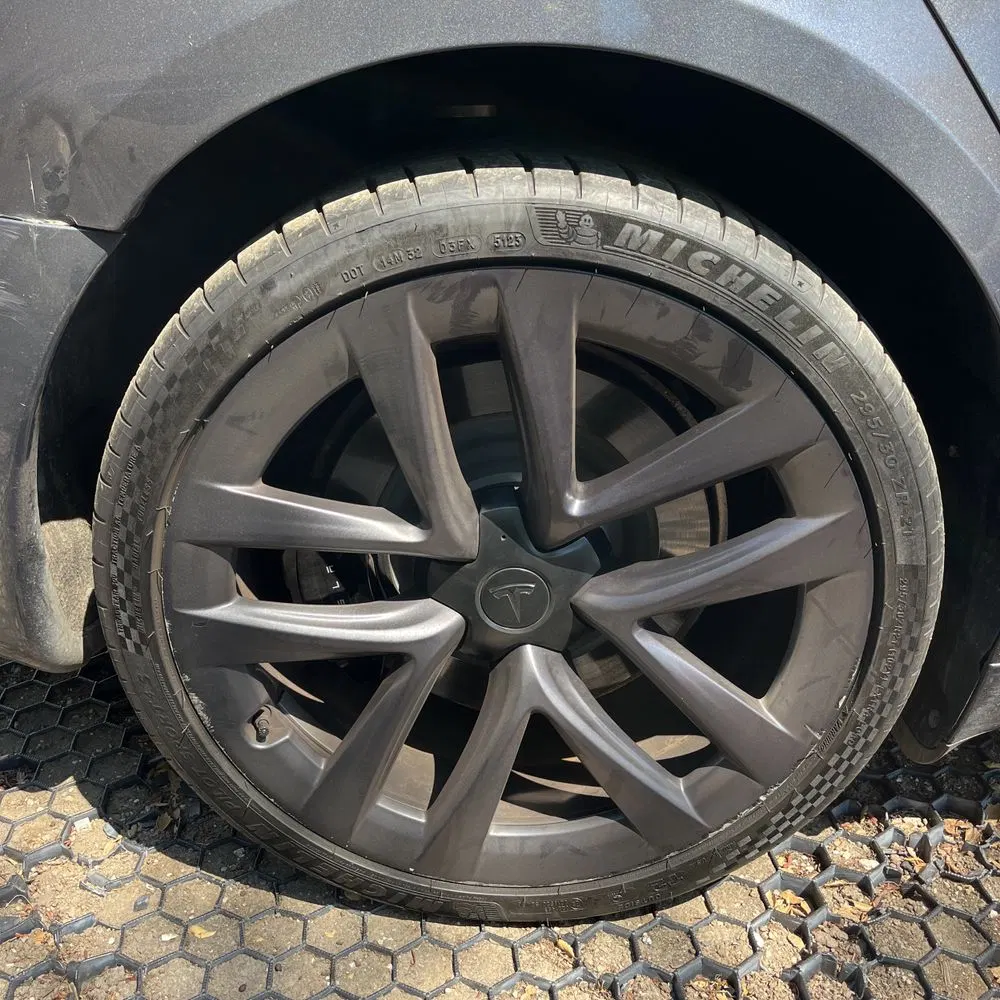 2021 Tesla Model S Plaid