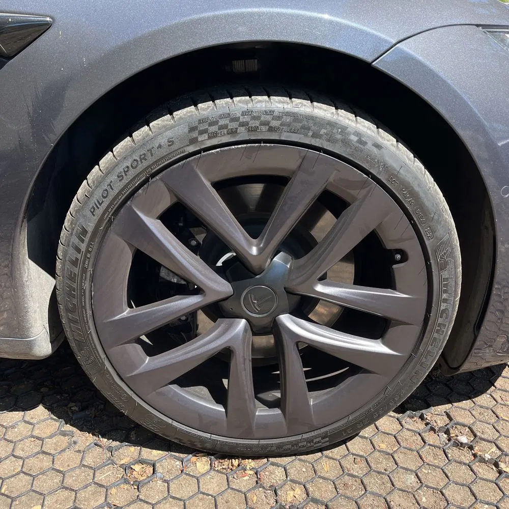 2021 Tesla Model S Plaid