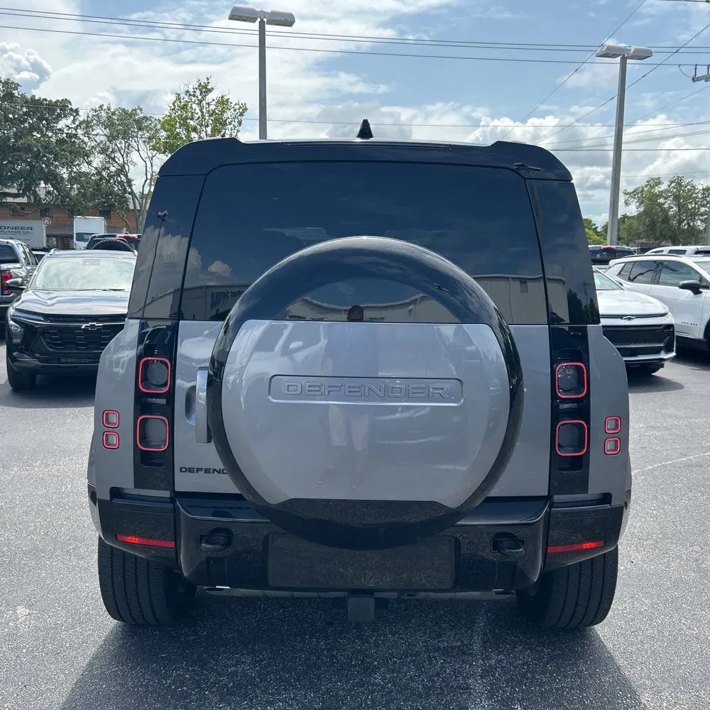 2024 Land Rover Defender 110 P400 X