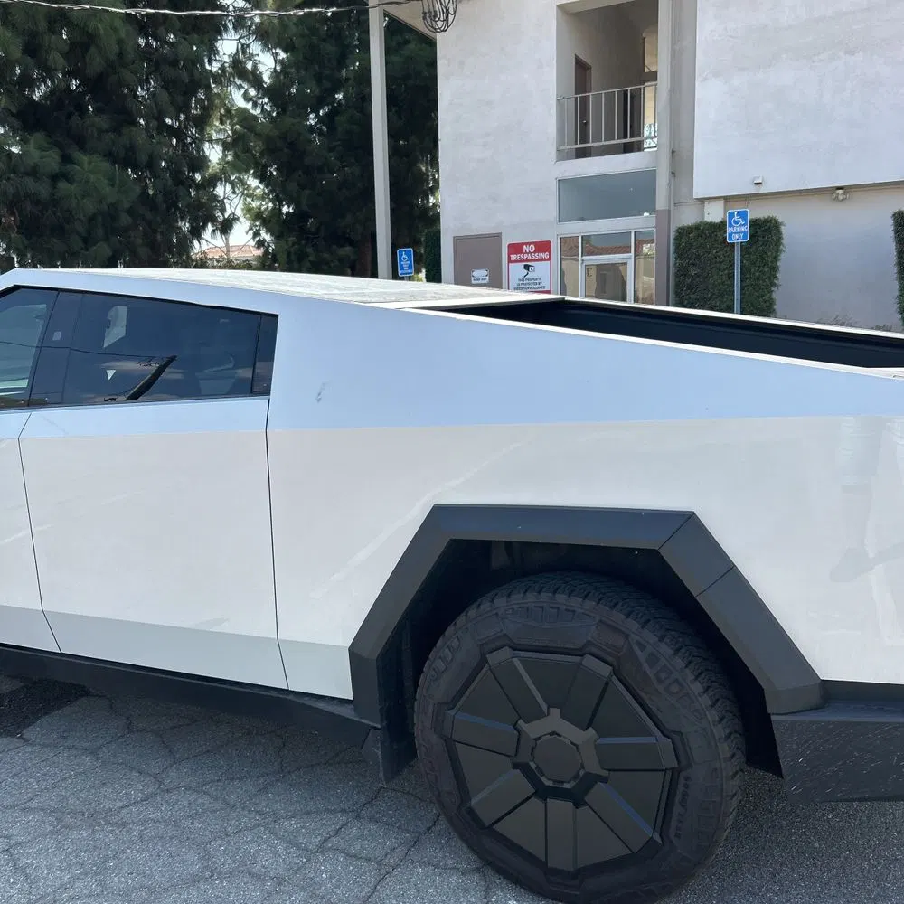 2024 Tesla Cybertruck Base