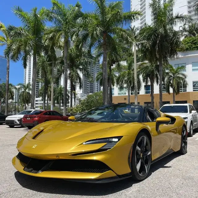 2023 Ferrari SF90 Spider