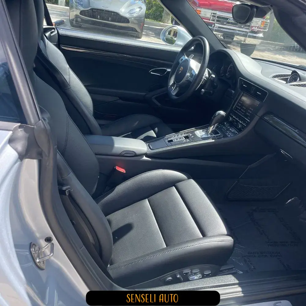 2015 Porsche 911 Carrera 4 Turbo S