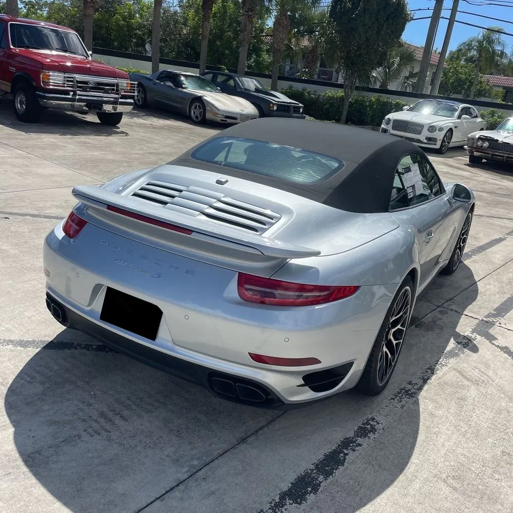 2015 Porsche 911 Carrera 4 Turbo S
