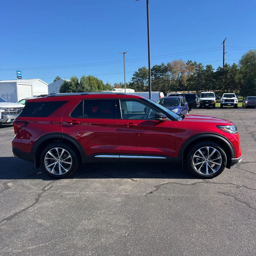 2025 Ford Explorer Platinum