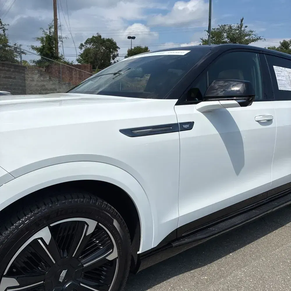 2025 Cadillac Escalade IQ Sport 2