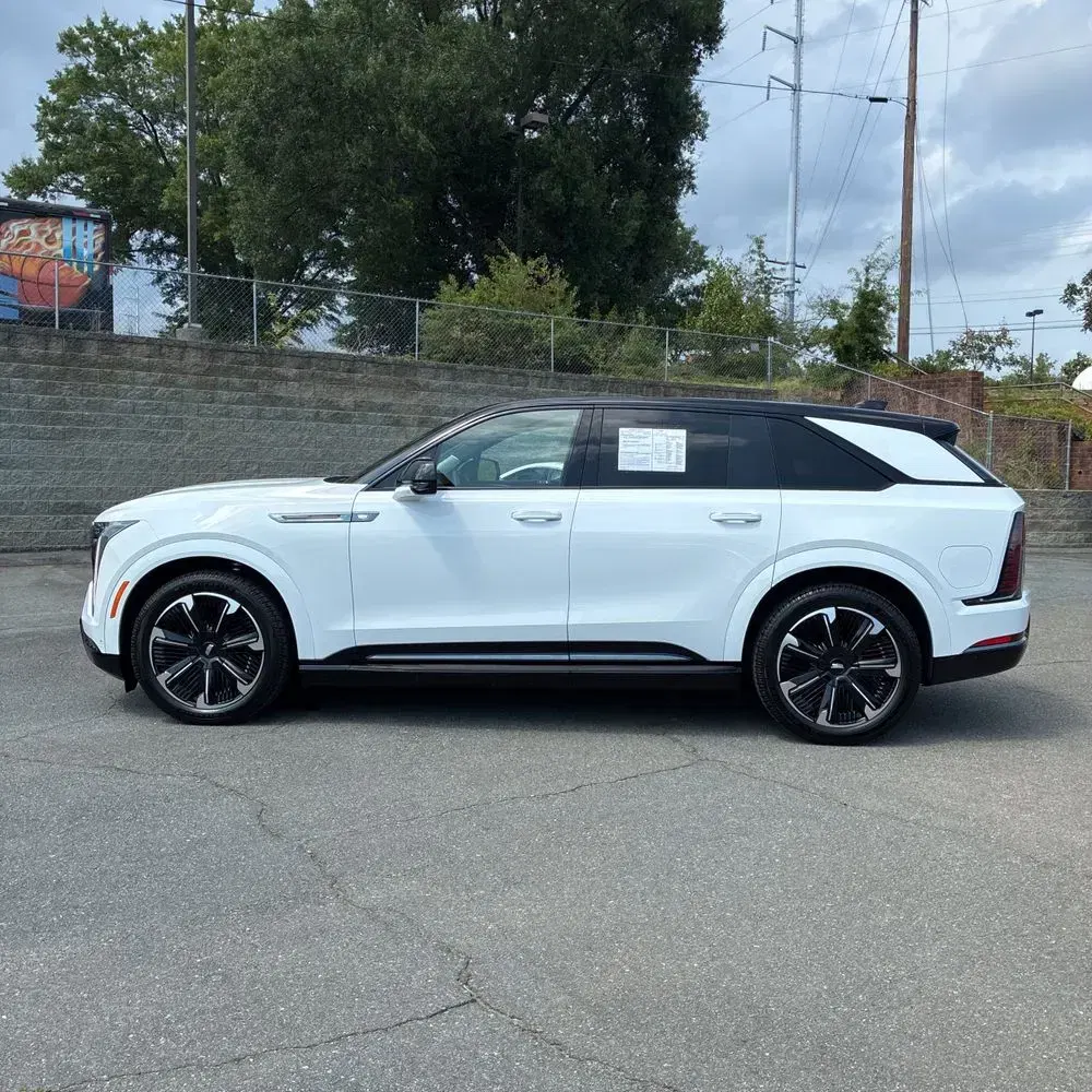2025 Cadillac Escalade IQ Sport 2