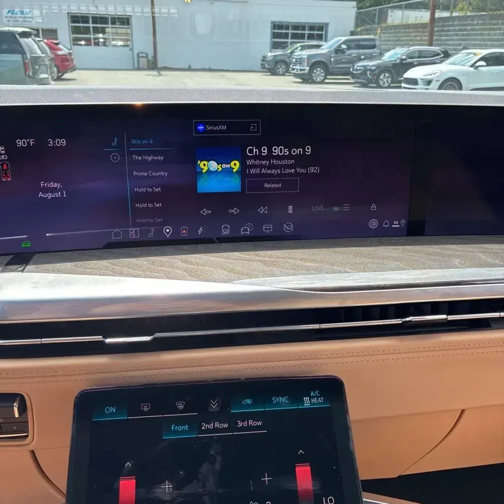 2025 Cadillac Escalade IQ Sport 2