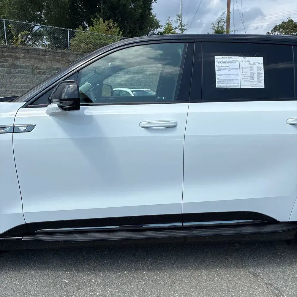 2025 Cadillac Escalade IQ Sport 2