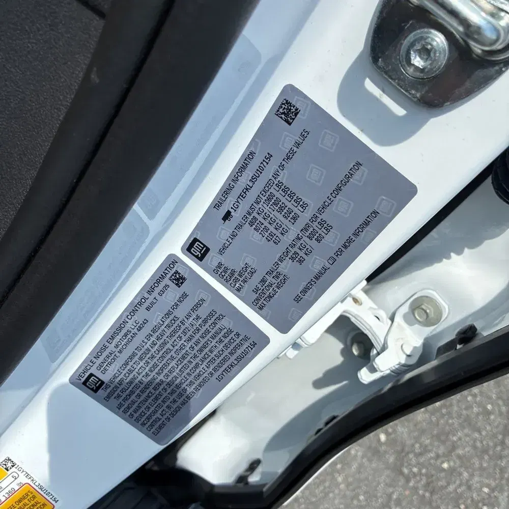 2025 Cadillac Escalade IQ Sport 2