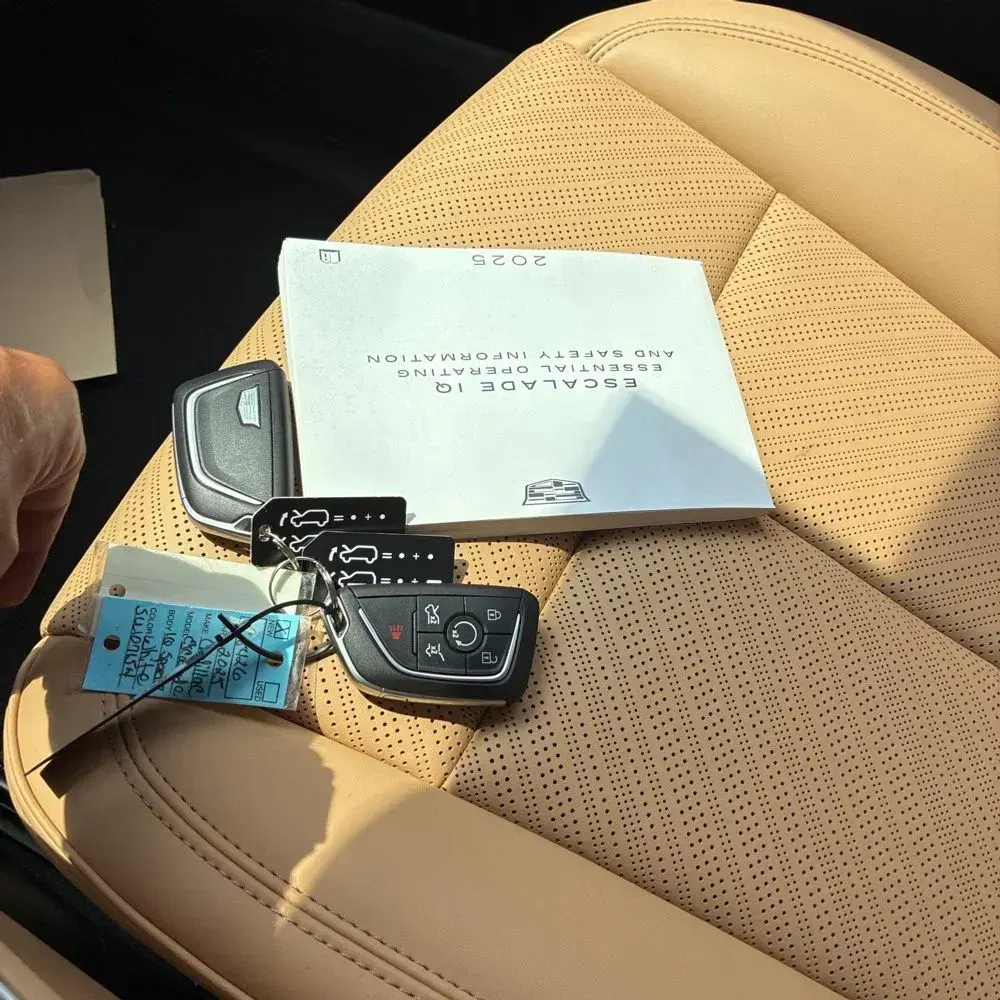 2025 Cadillac Escalade IQ Sport 2