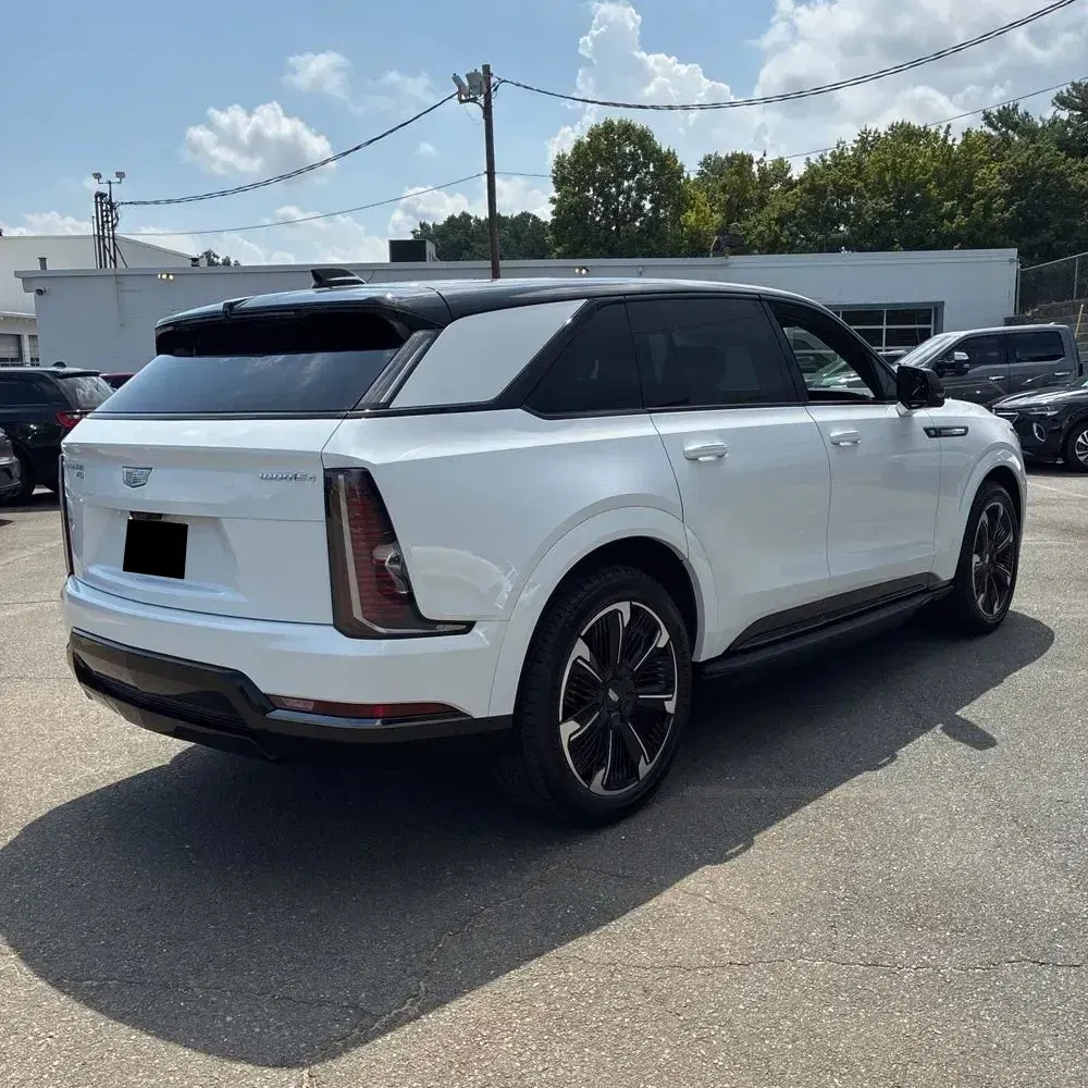 2025 Cadillac Escalade IQ Sport 2