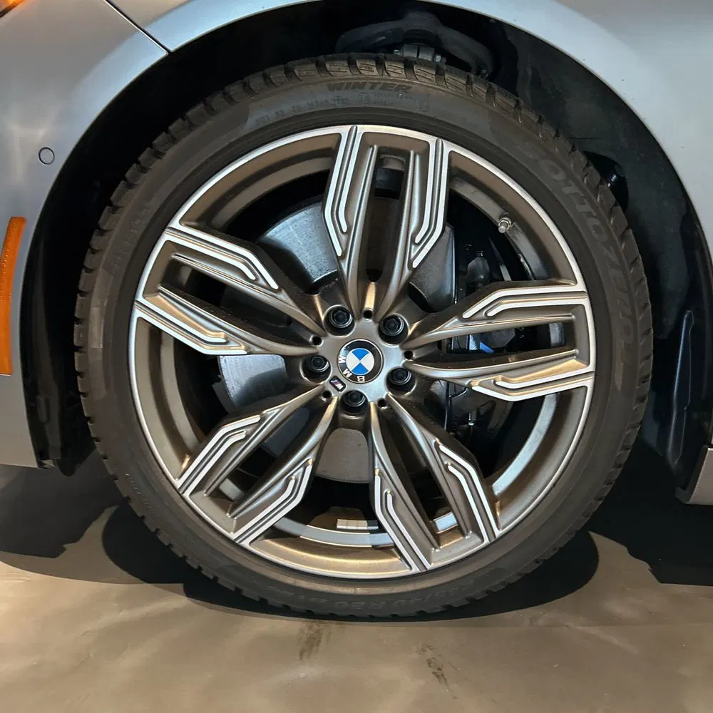 2022 BMW 7-Series M760xi