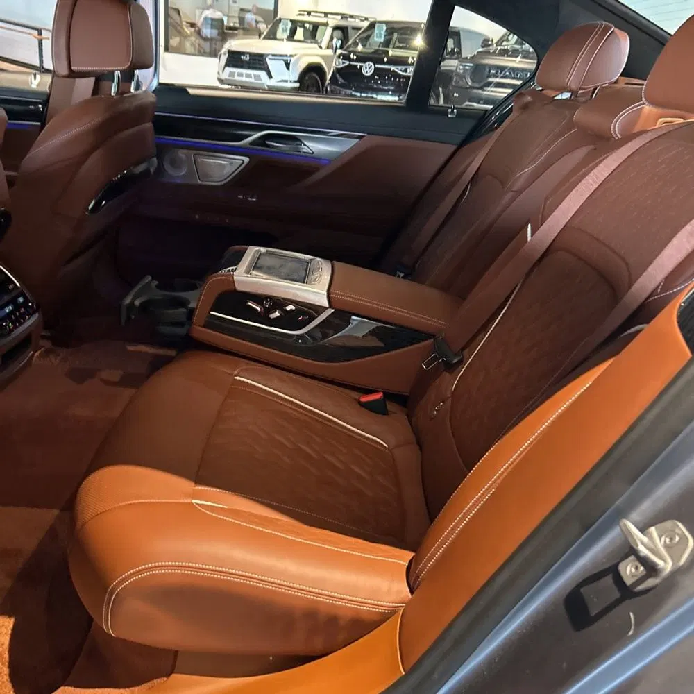 2022 BMW 7-Series M760xi