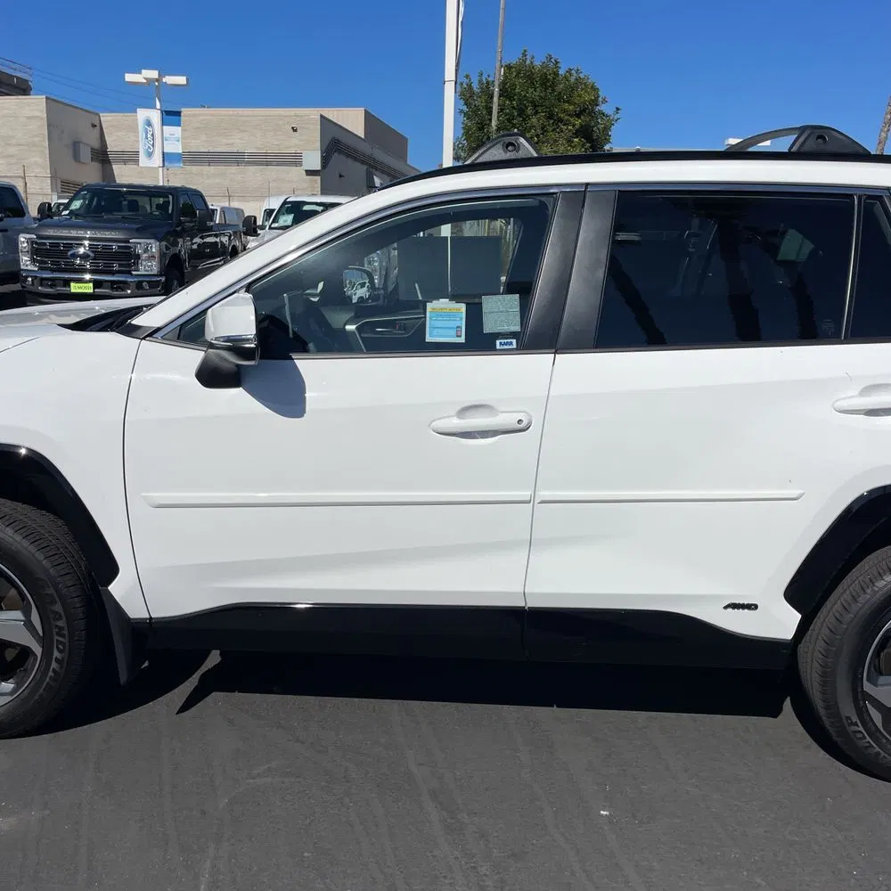 2025 Toyota RAV4 Plug-in Hybrid SE