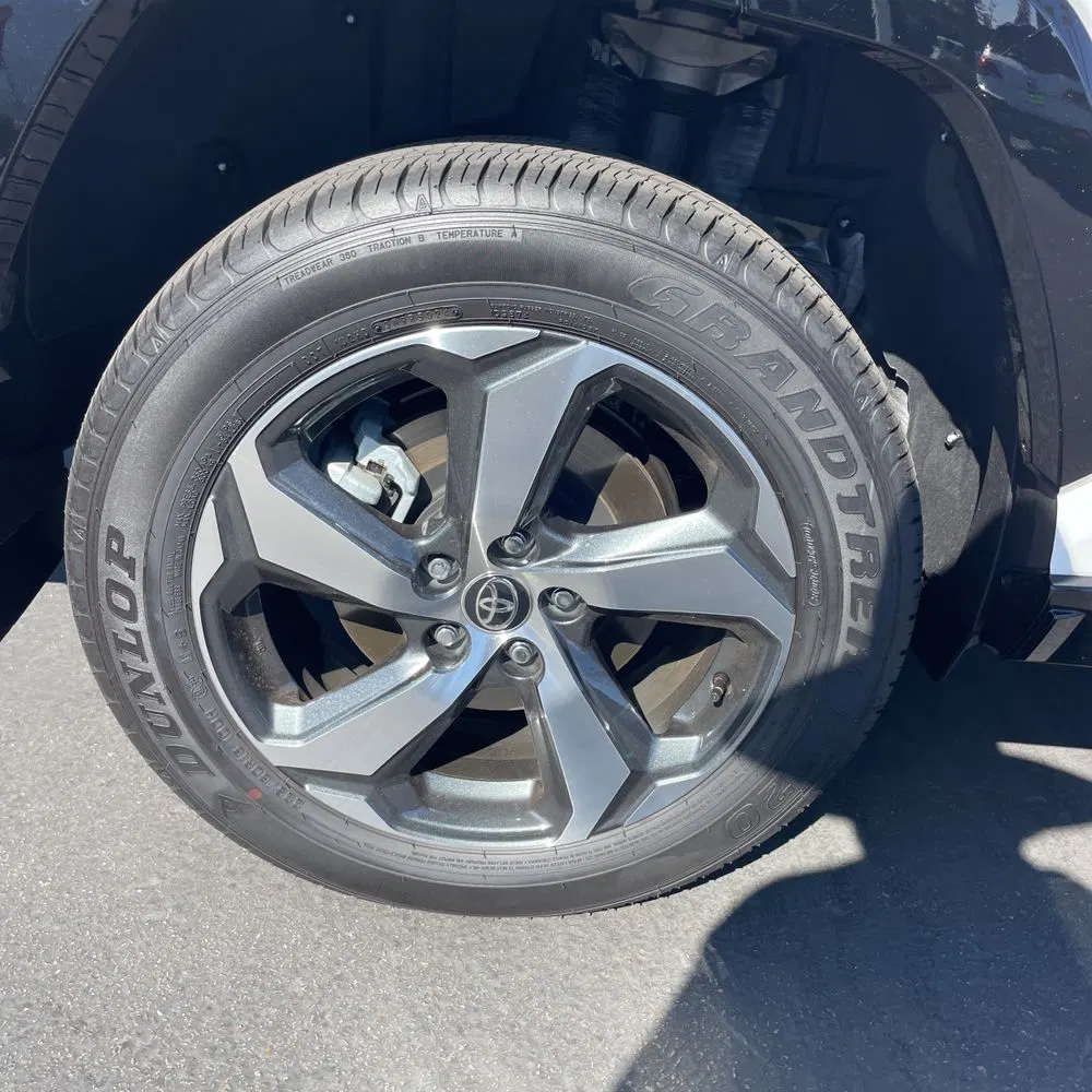 2025 Toyota RAV4 Plug-in Hybrid SE