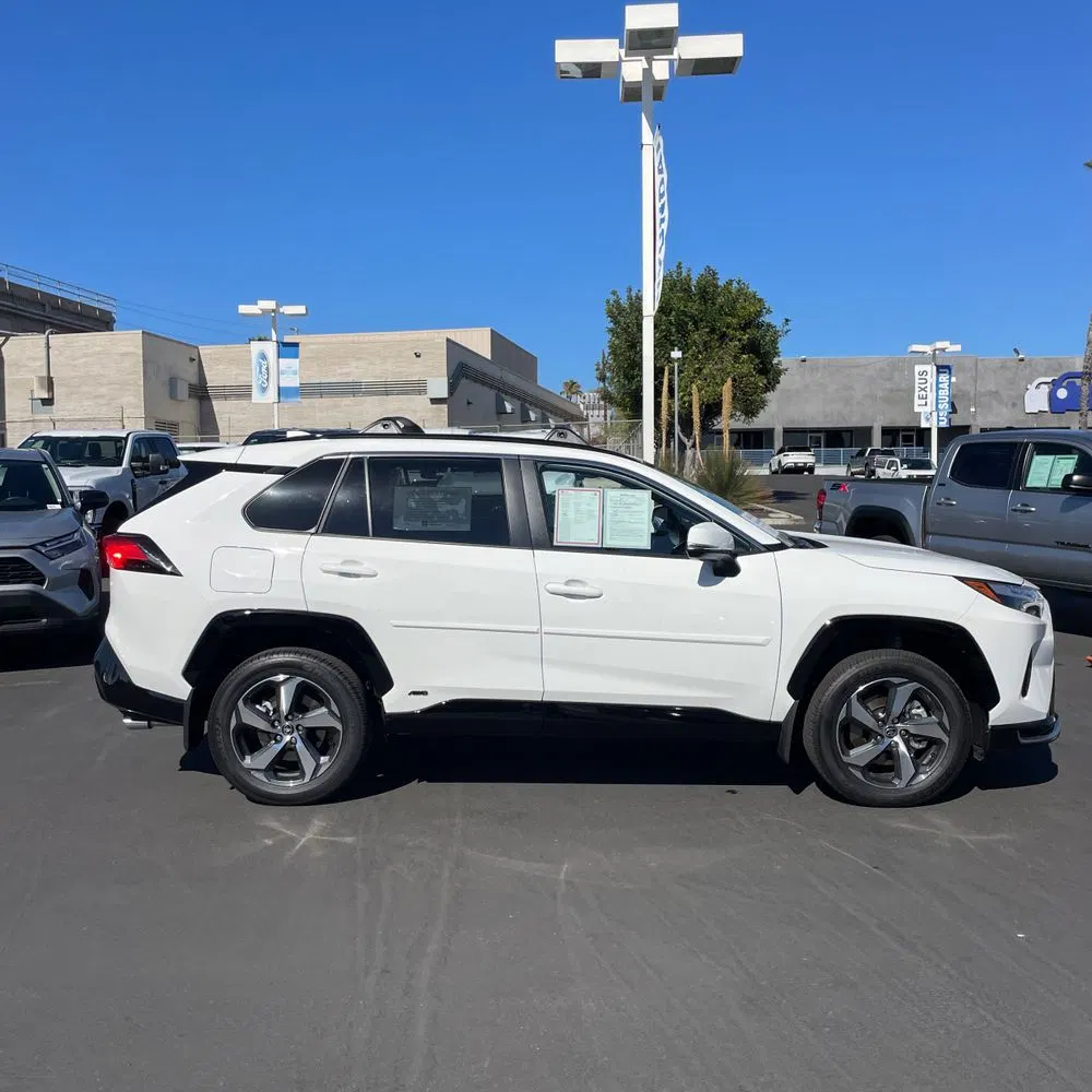 2025 Toyota RAV4 Plug-in Hybrid SE