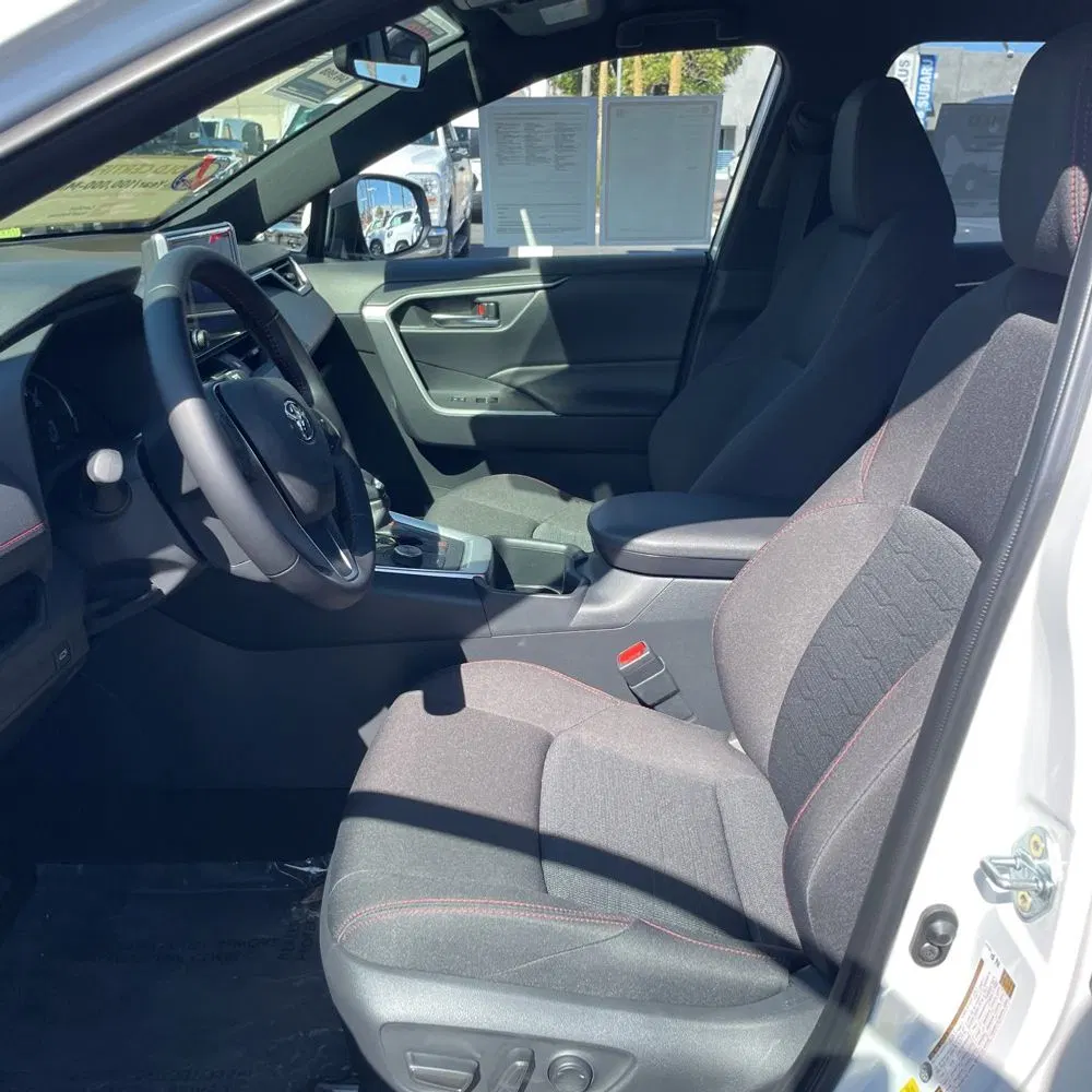 2025 Toyota RAV4 Plug-in Hybrid SE