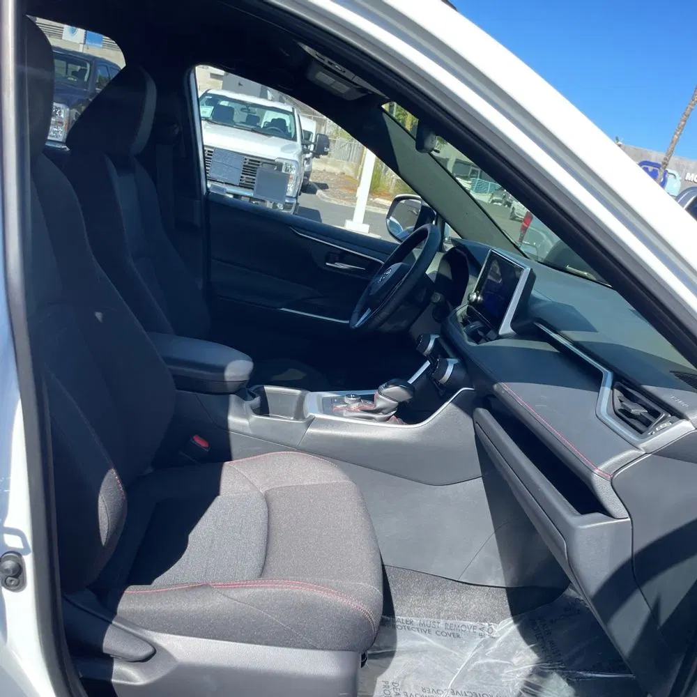 2025 Toyota RAV4 Plug-in Hybrid SE