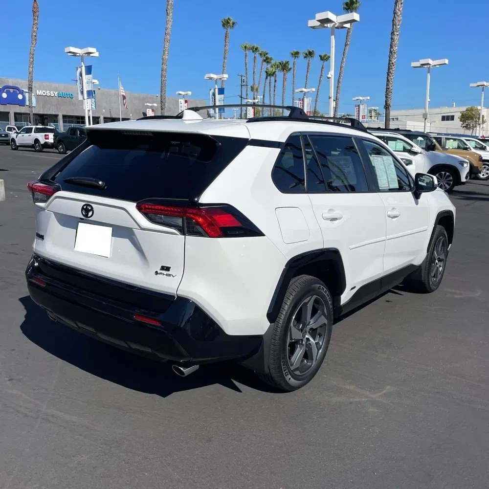 2025 Toyota RAV4 Plug-in Hybrid SE