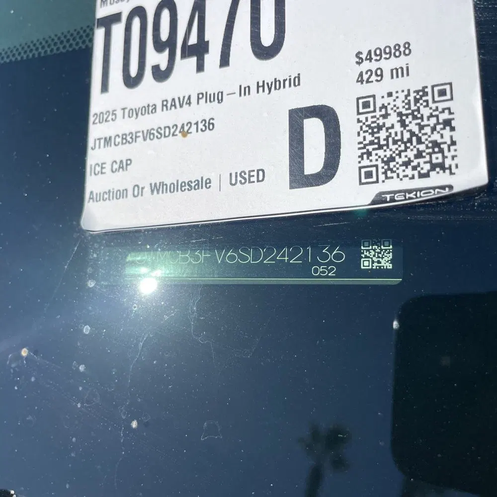 2025 Toyota RAV4 Plug-in Hybrid SE