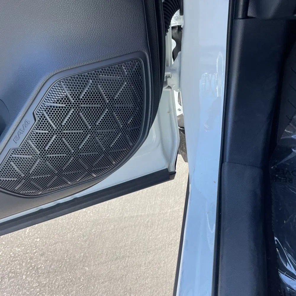 2025 Toyota RAV4 Plug-in Hybrid SE