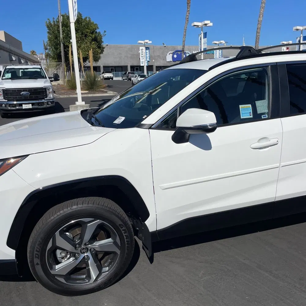 2025 Toyota RAV4 Plug-in Hybrid SE