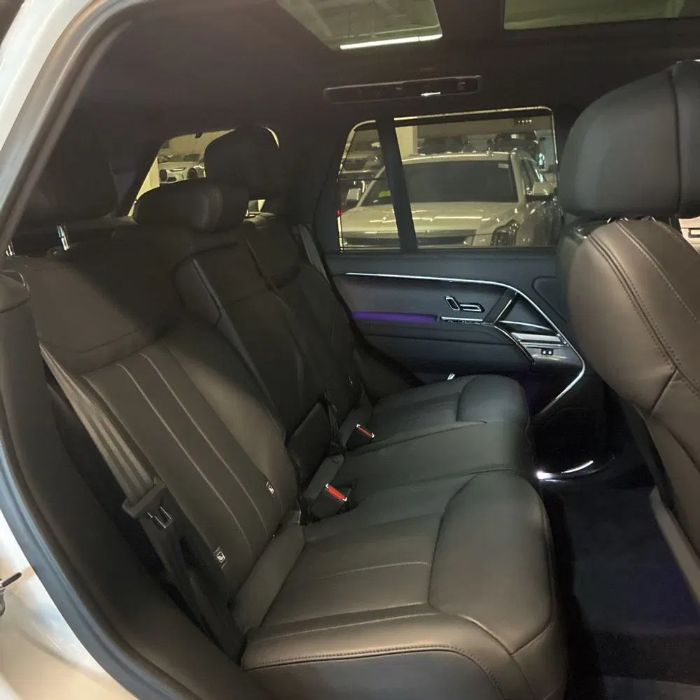 2024 Land Rover Range Rover P530 SE