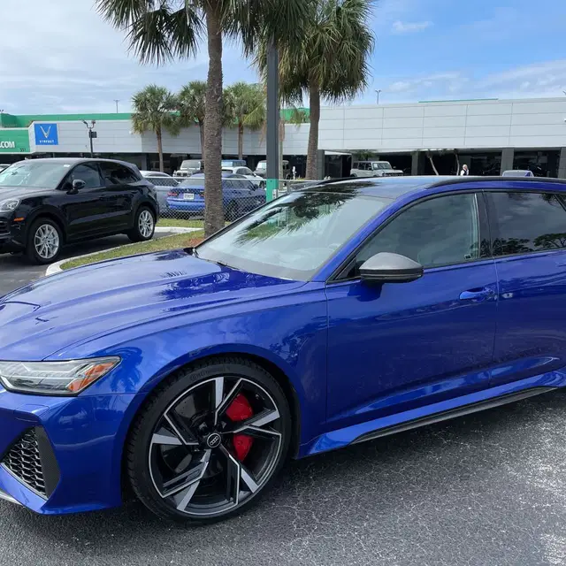2023 Audi RS 6 Base