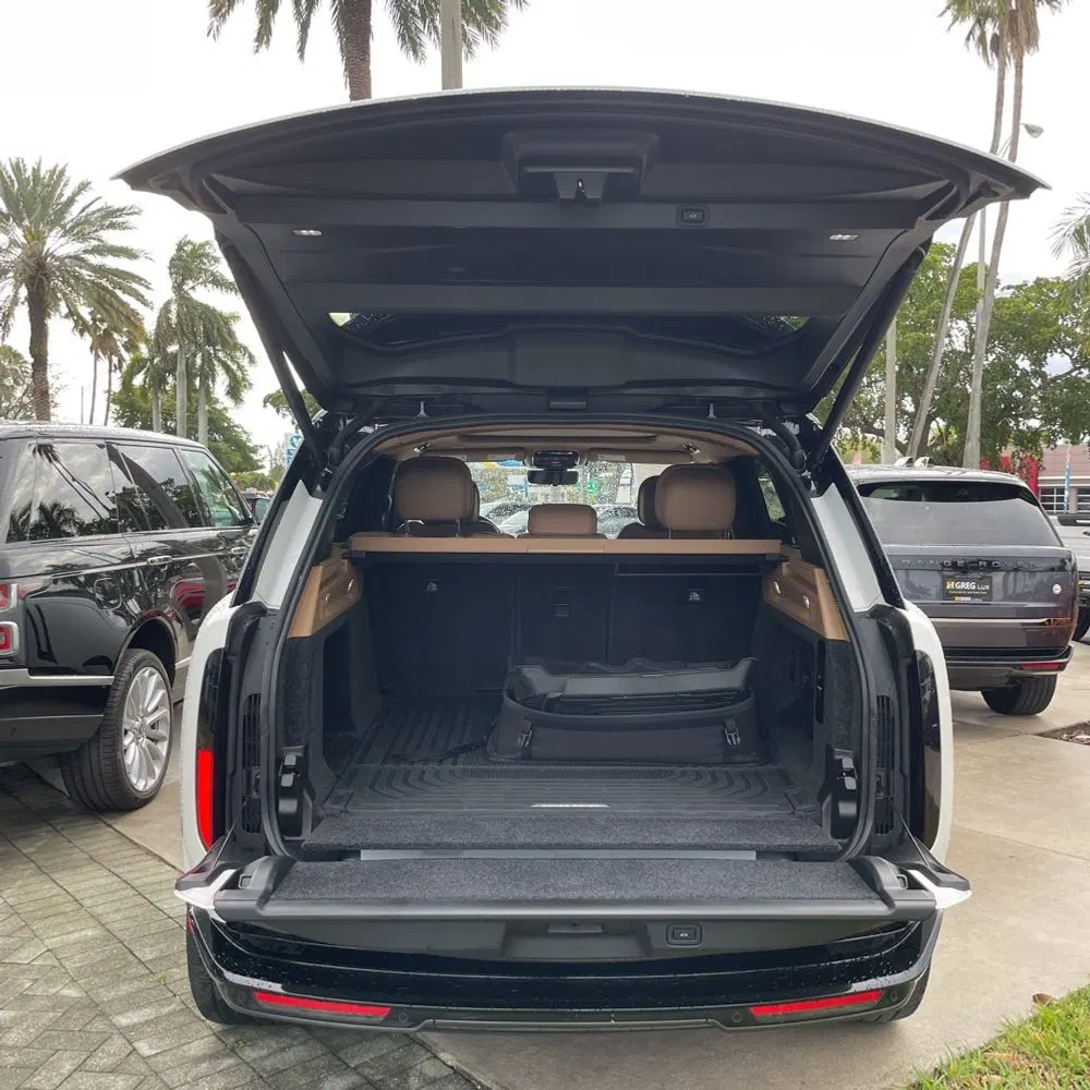 2023 Land Rover Range Rover P530 SE