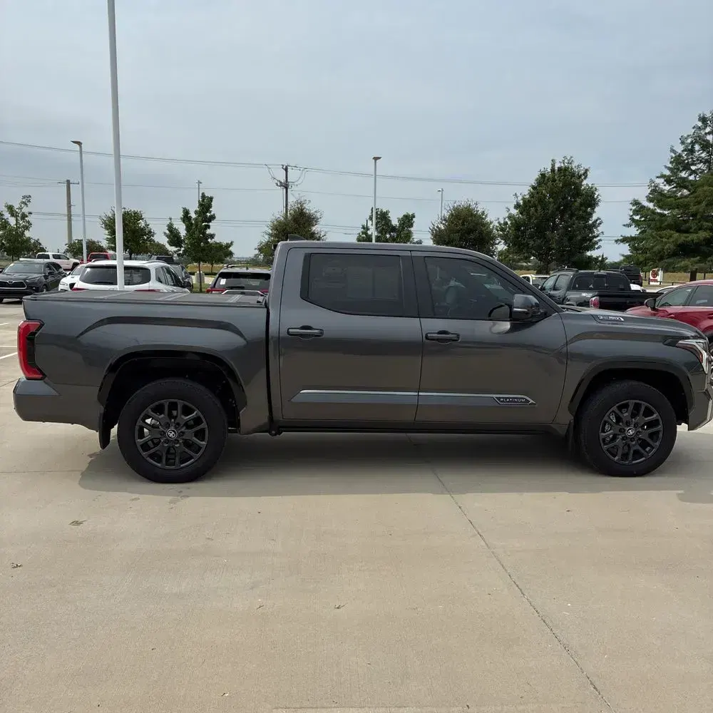 2025 Toyota Tundra Platinum HV