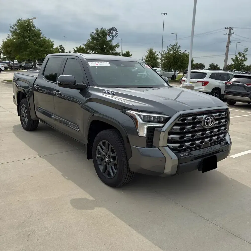 2025 Toyota Tundra Platinum HV
