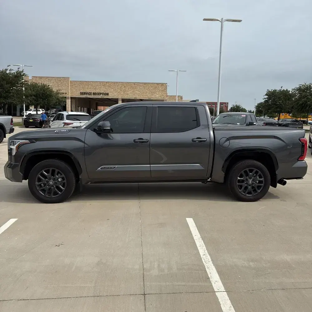 2025 Toyota Tundra Platinum HV