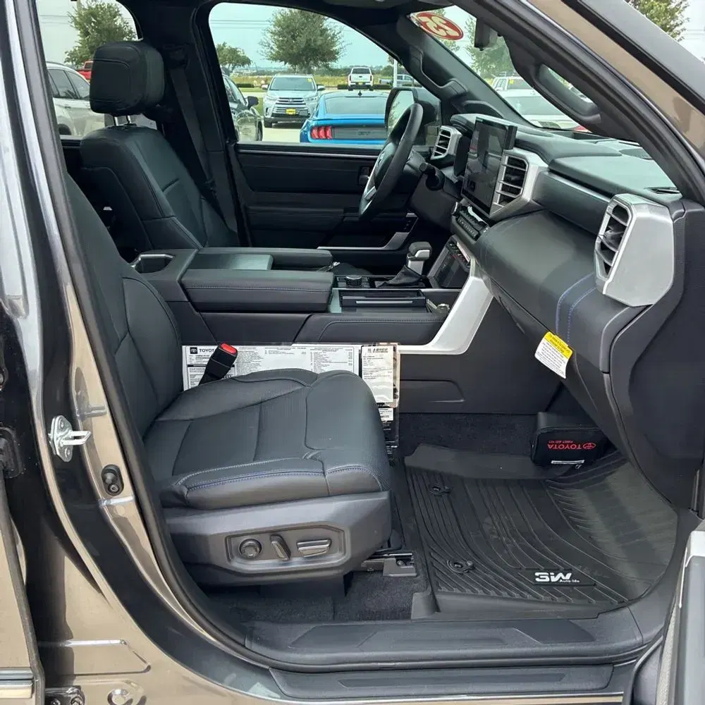 2025 Toyota Tundra Platinum HV