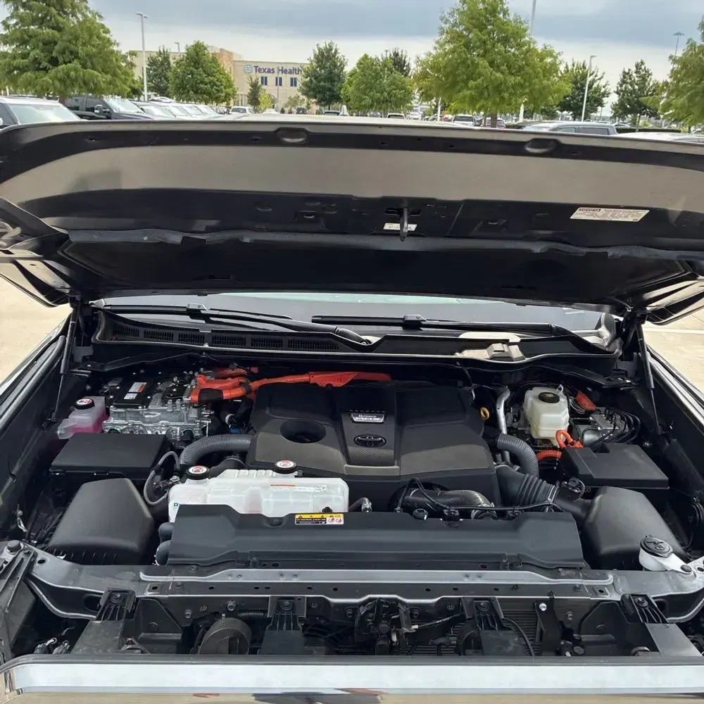 2025 Toyota Tundra Platinum HV