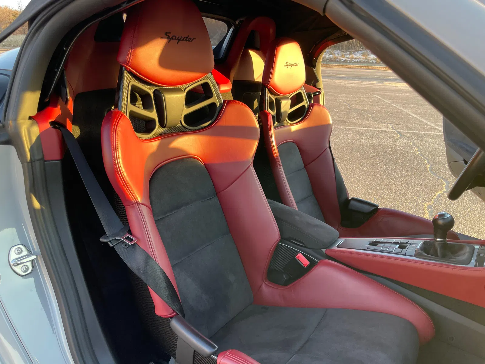 2020 Porsche 718 Boxster Spyder - ~7,300 Miles, 6-Speed Manual, 414-hp Flat-6, Chalk Exterior