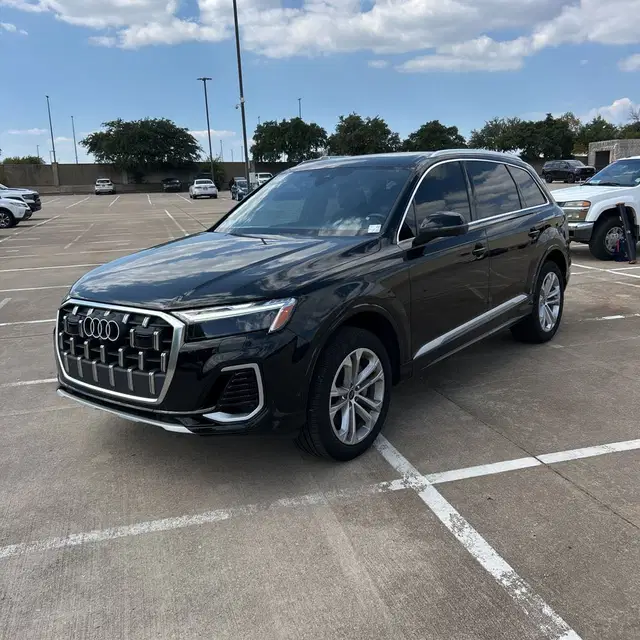 2025 Audi Q7 Premium 55