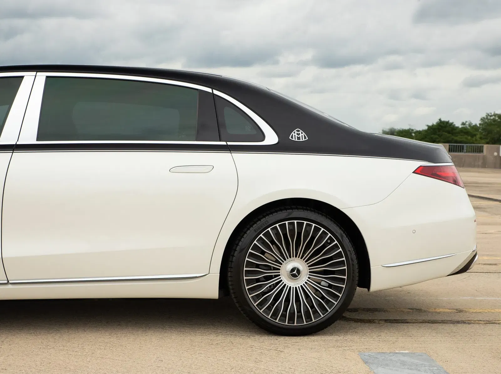 2023 Mercedes-Maybach S680 4MATIC Sedan