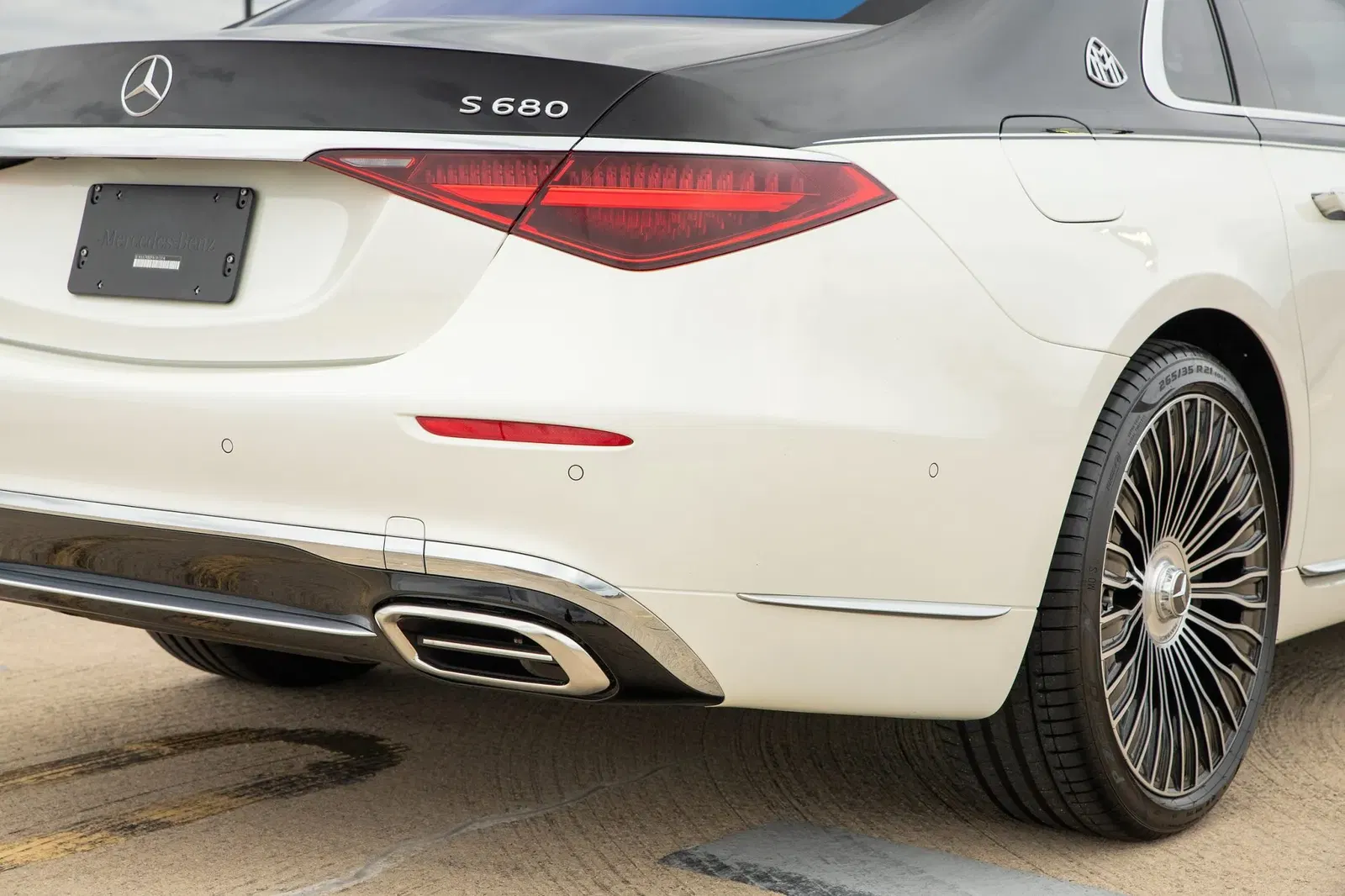2023 Mercedes-Maybach S680 4MATIC Sedan
