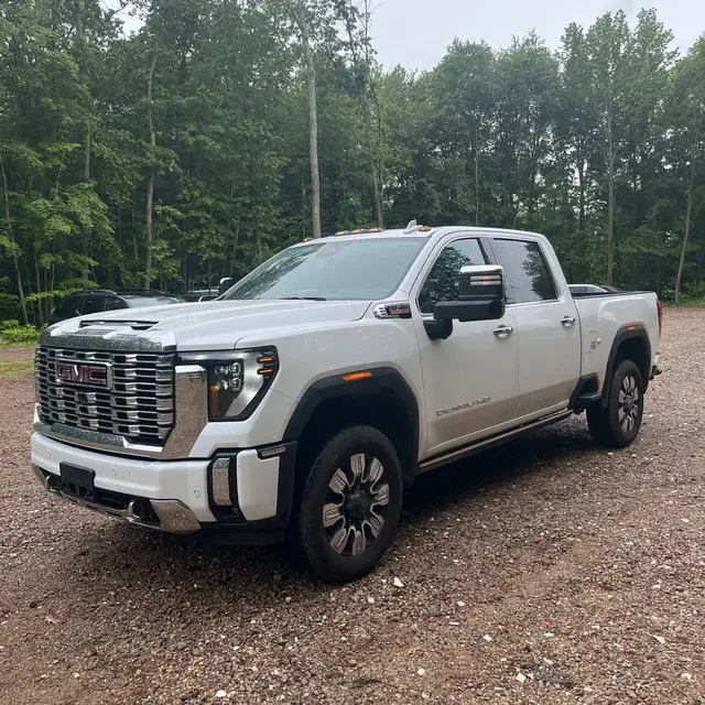 2024 GMC Sierra 2500HD Denali